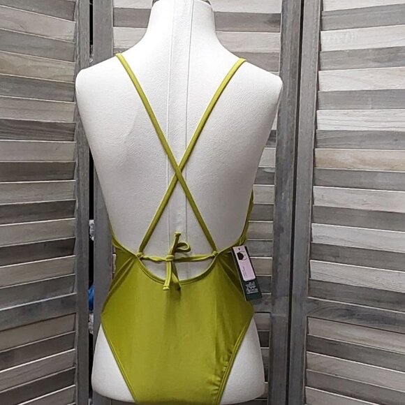 Women's Ring Front Cut Out One Piece Swimsuit | Wild Fable | Small - Picture 4 of 9